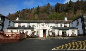 Woodenbridge Hotel & Lodge